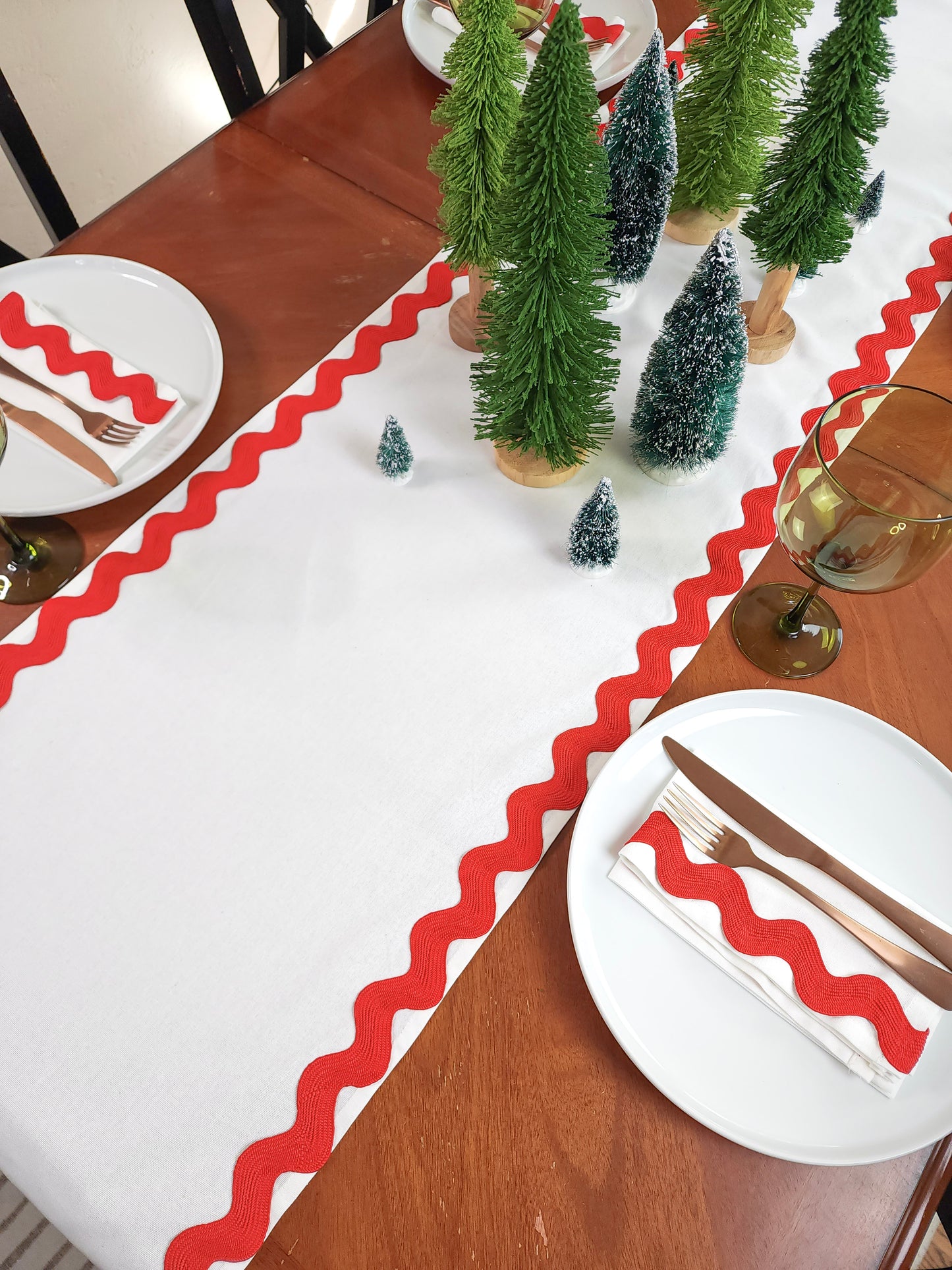 Red & White Ric Rac Table Runner & Napkins