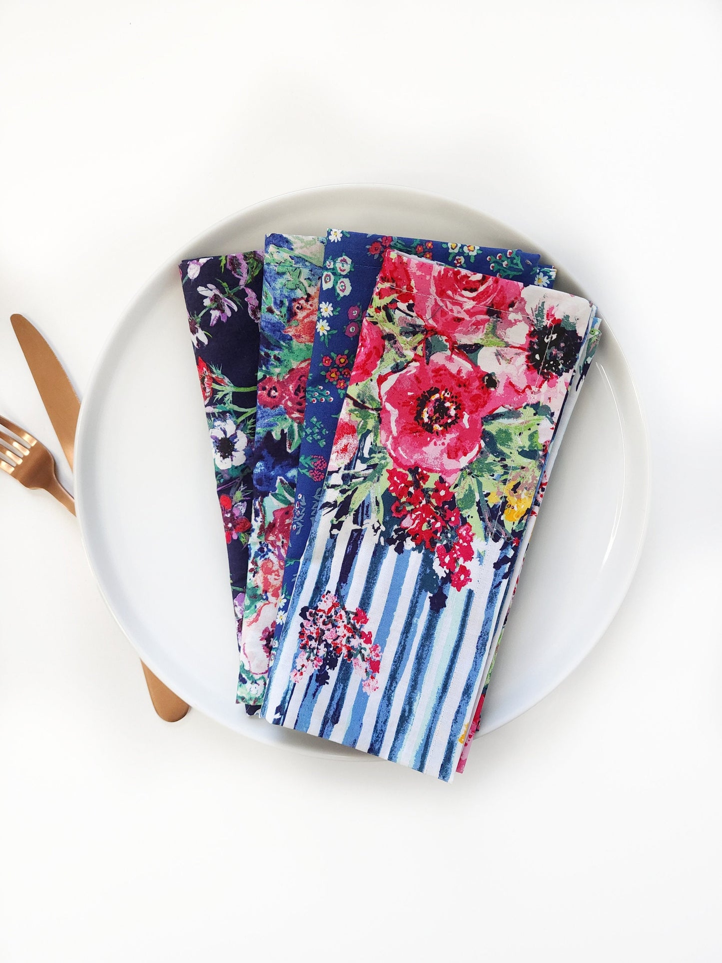 Blue Floral Cloth Napkins, Set of 4 Cloth Napkins