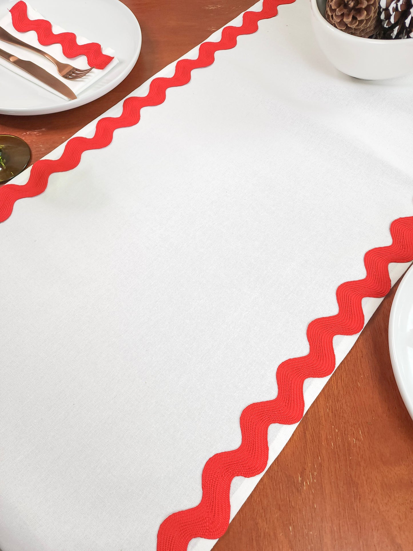 Red & White Ric Rac Table Runner & Napkins