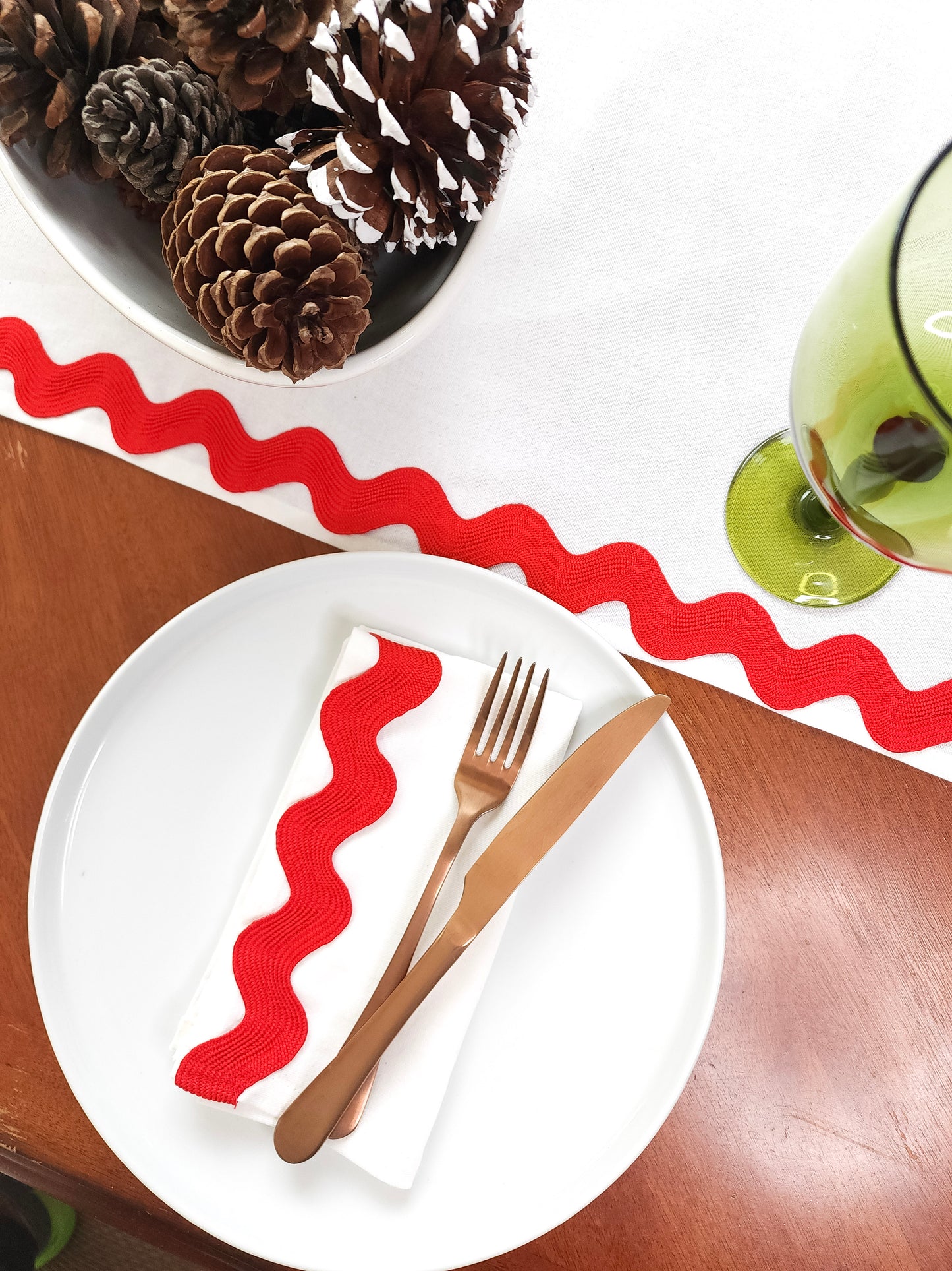 Red & White Ric Rac Table Runner & Napkins