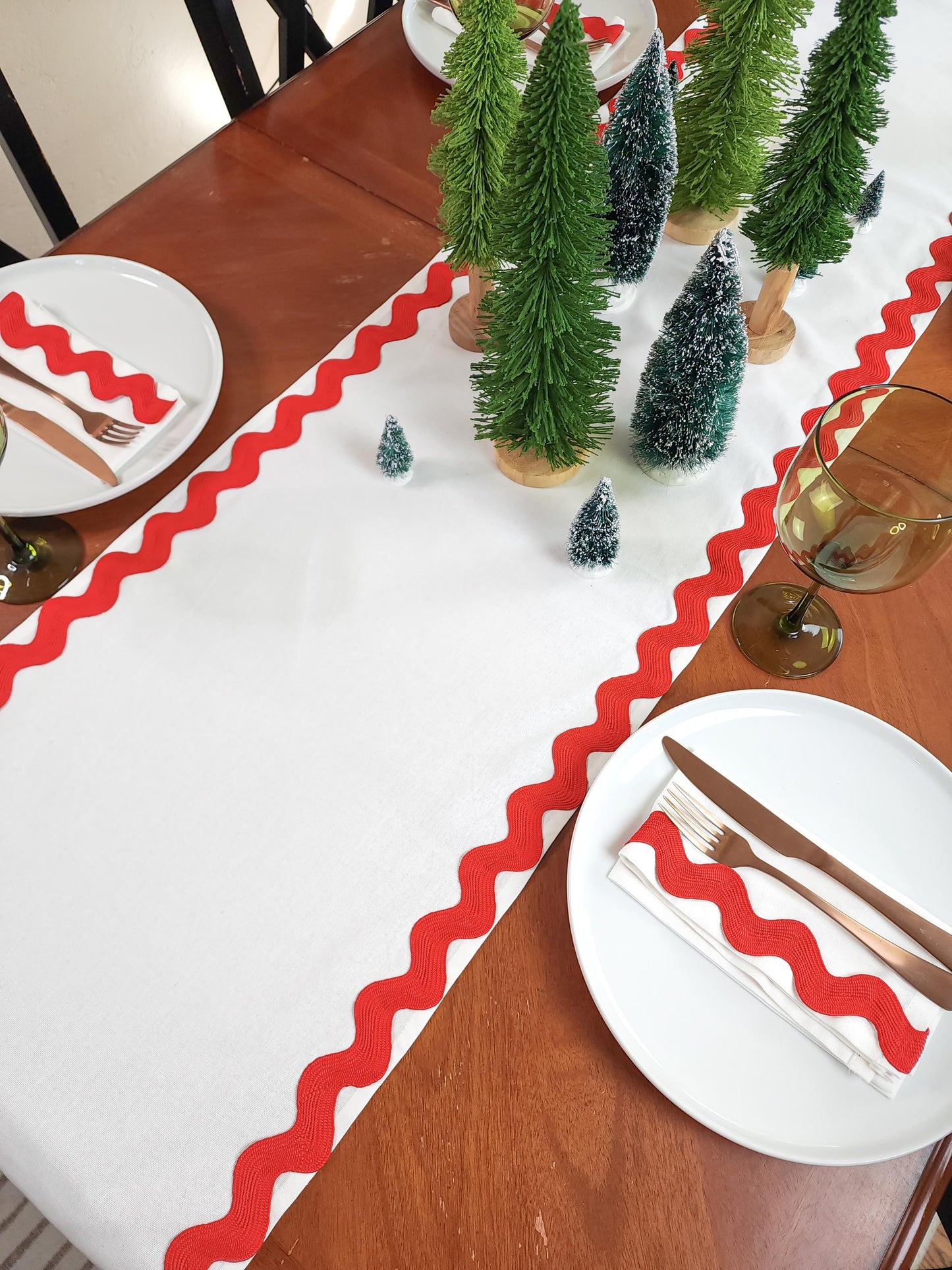 Red & White Ric Rac Table Runner & Napkins